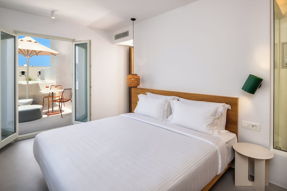 Senior, Suite, King Bed, Hot Tub
