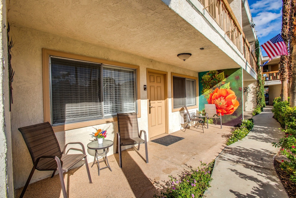 Inn at Deep Canyon 14/71