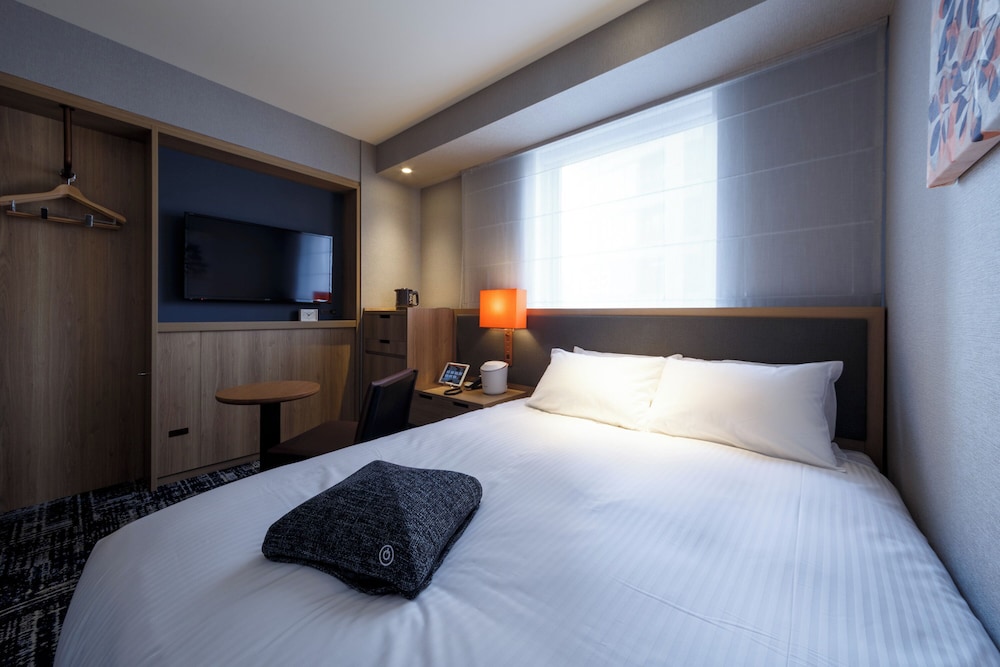 ROOM, DOUBLE BED
