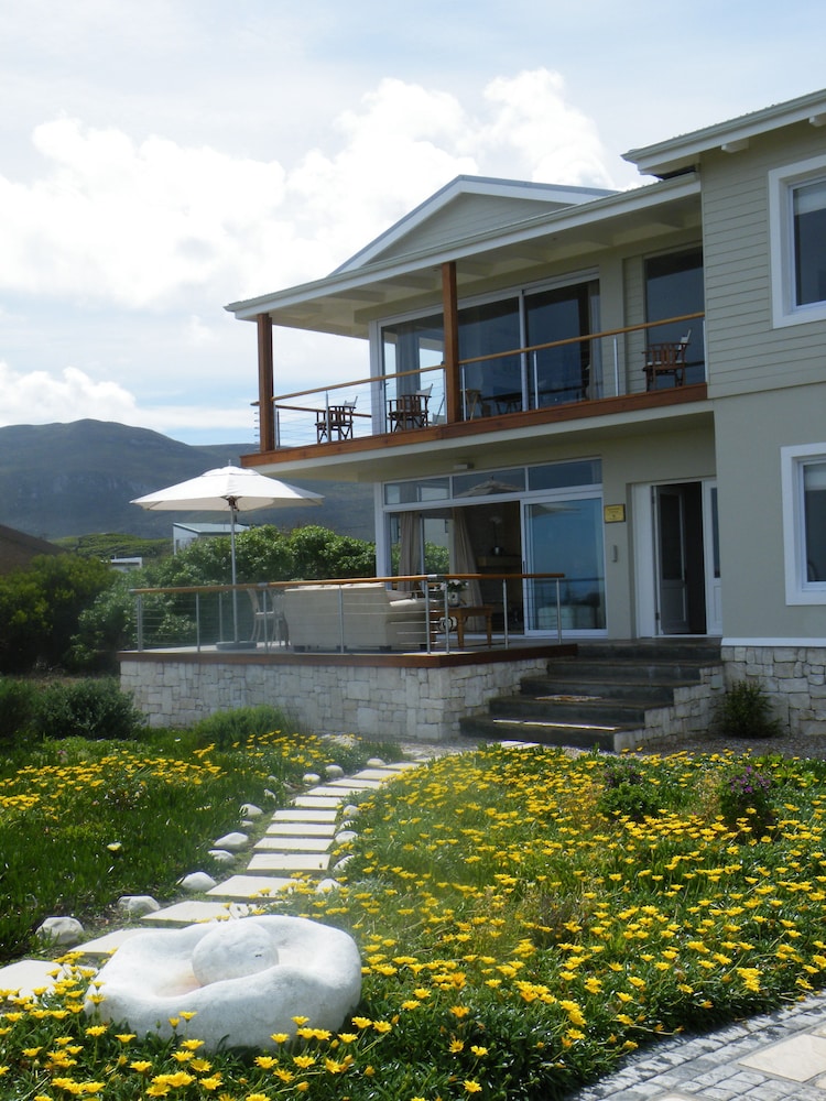 138 Marine Beachfront Guesthouse 39/50