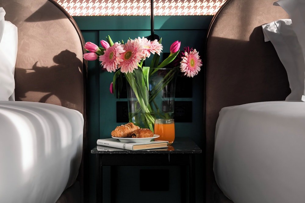 Living Place Hotel 75/105