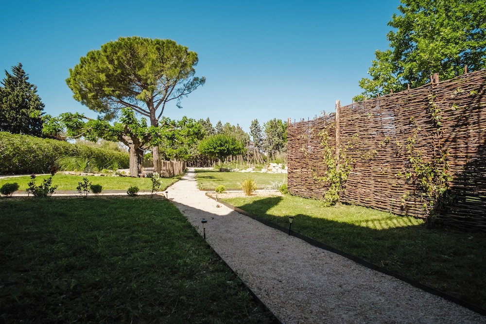 HOTEL DES GRANGES 43/47