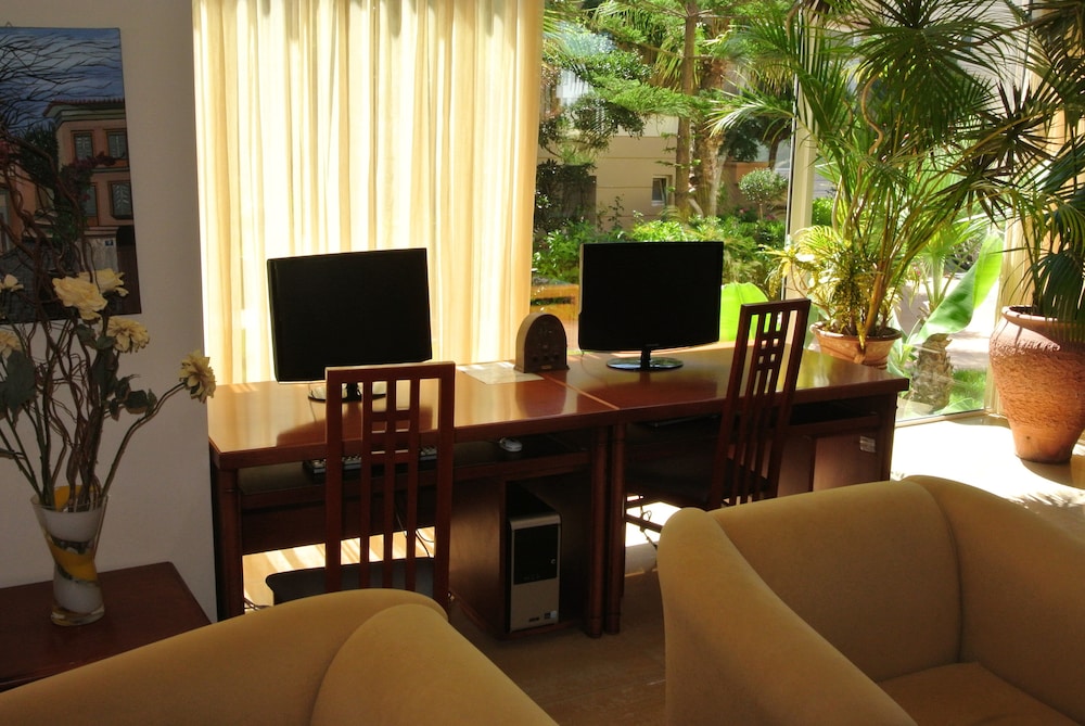 Castro Beach Hotel 44/55