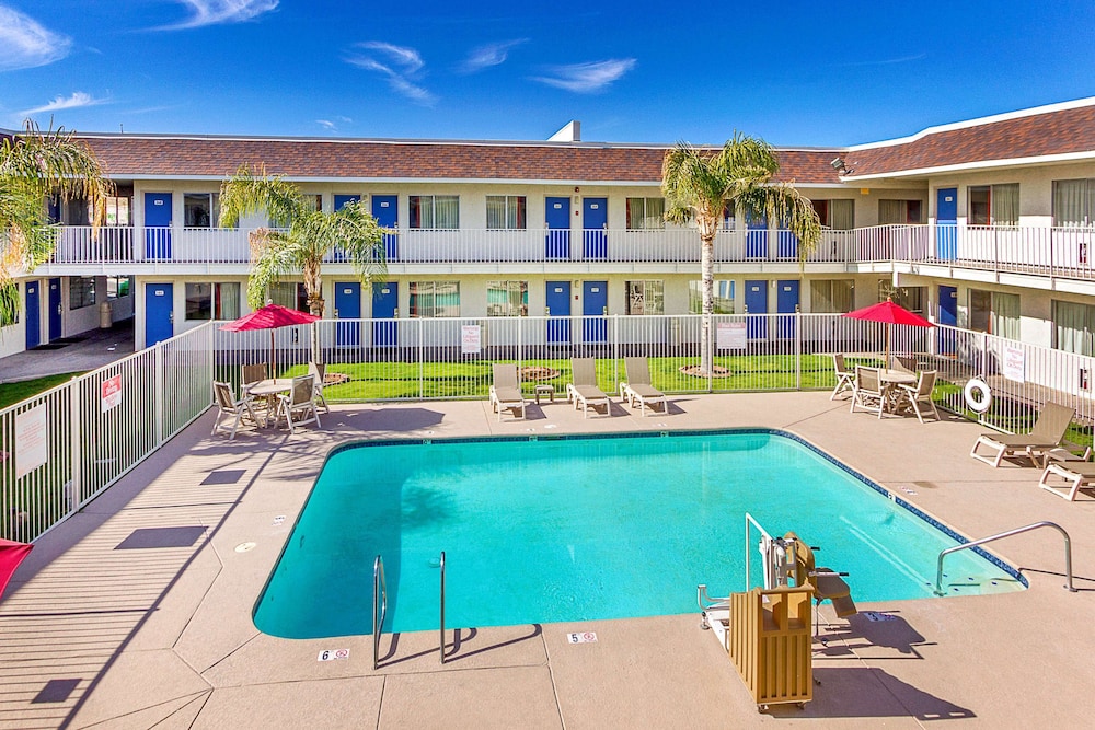 Motel6 Phoenix, AZ - North Bell Road 45/46
