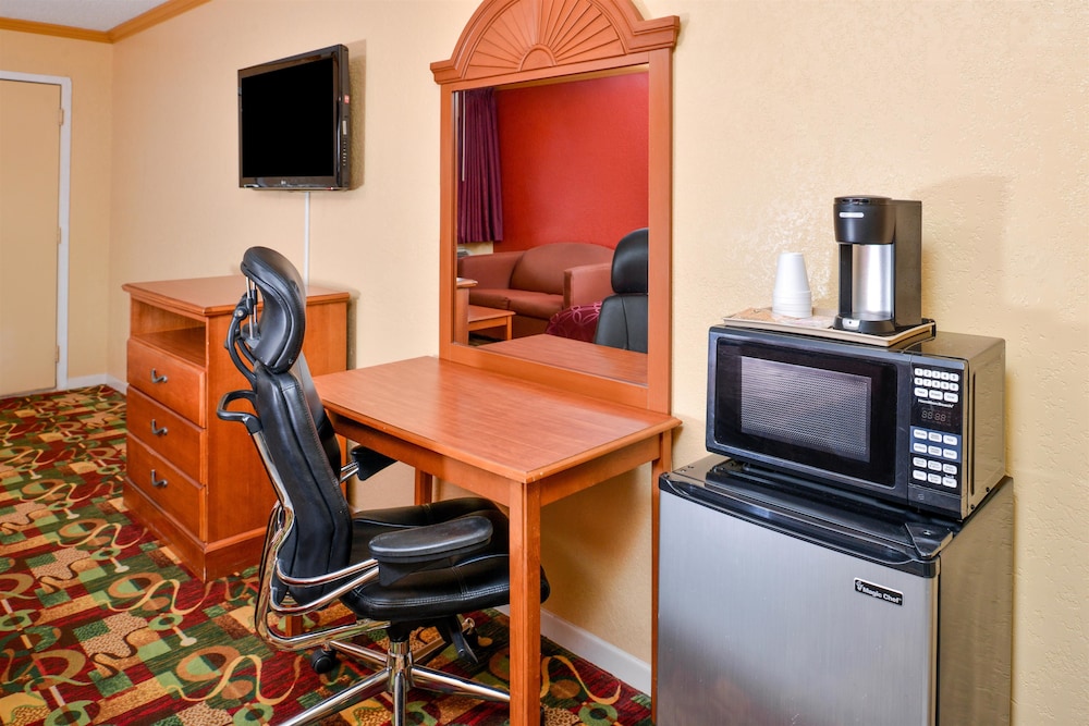 Americas Best Value Inn Buda Austin S 30/37