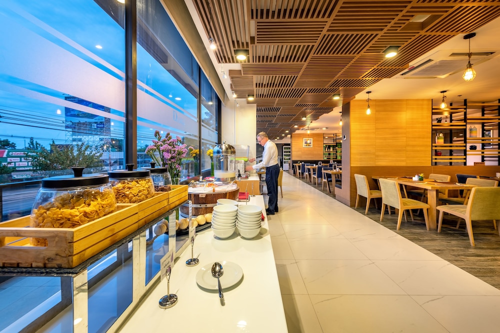 Plaai Prime Hotel (ex D Varee Diva Central Rayong) 61/71