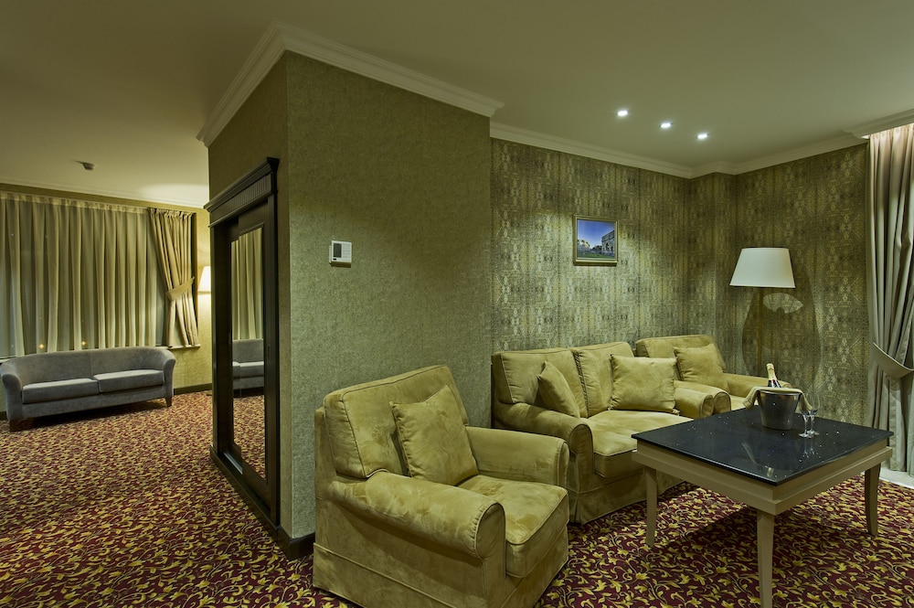Colosseum Marina Hotel Batumi 53/72