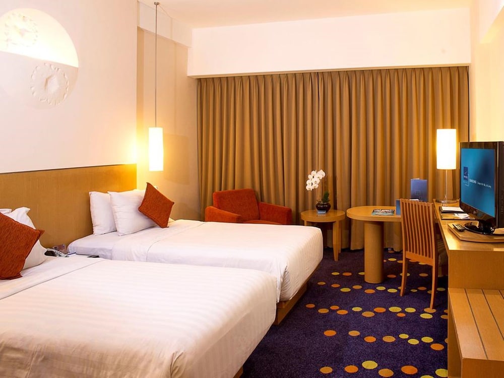 NOVOTEL BANDUNG 24/73