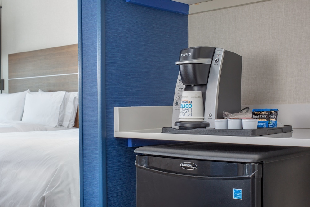 Holiday Inn Express and Suites Chico an IHG Hotel 54/66