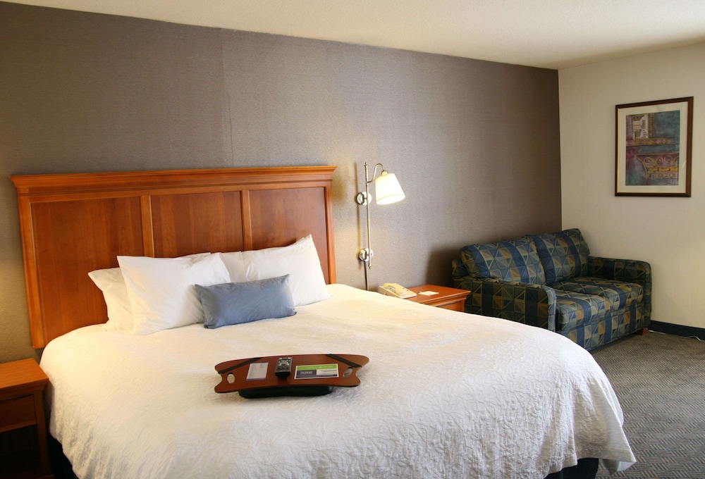 Hampton Inn San Marcos Ca 17/66