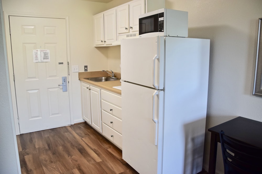 Stay Plus Extended Stay Suites 3/10