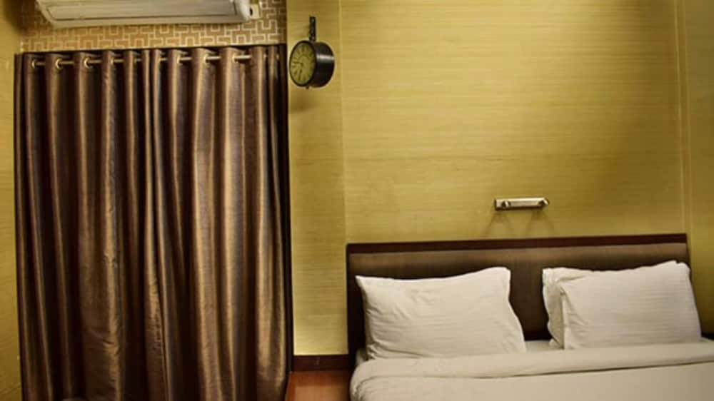 Hotel Ramakrishna 23/32