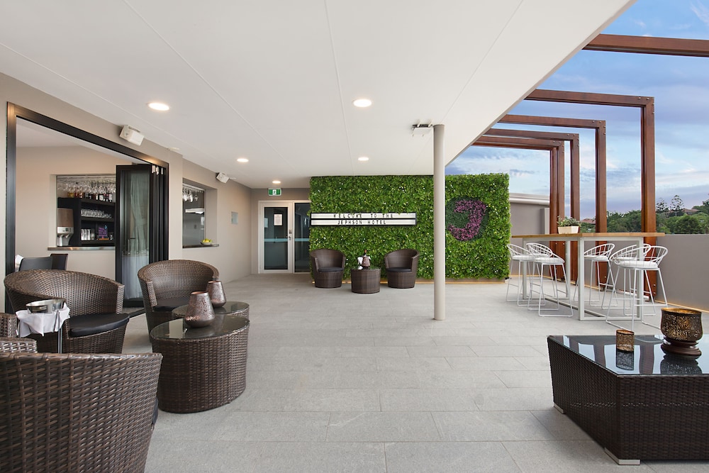 Jephson Hotel Apartments 32/53