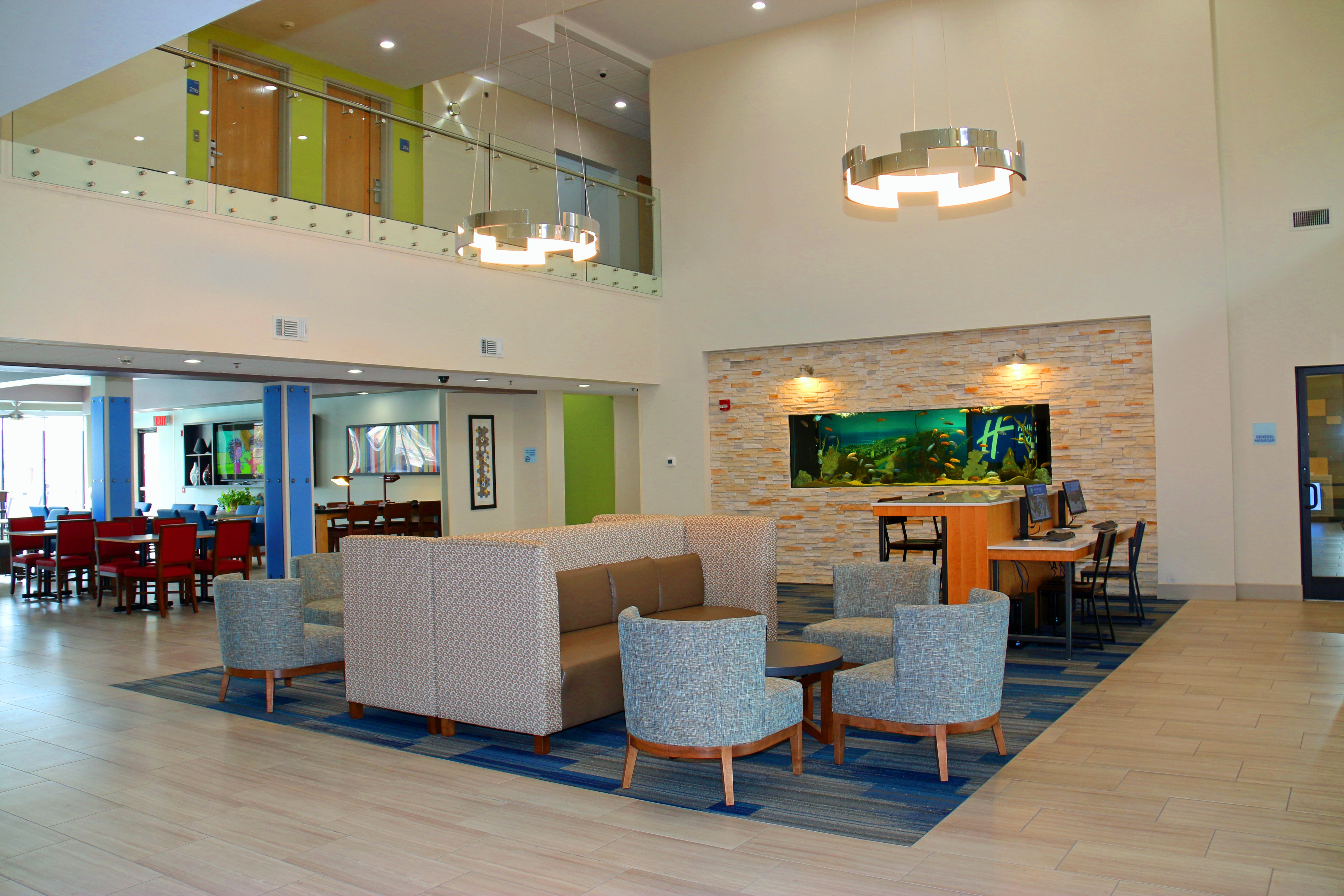 Holiday Inn Express Suites South Padre Island 42/62