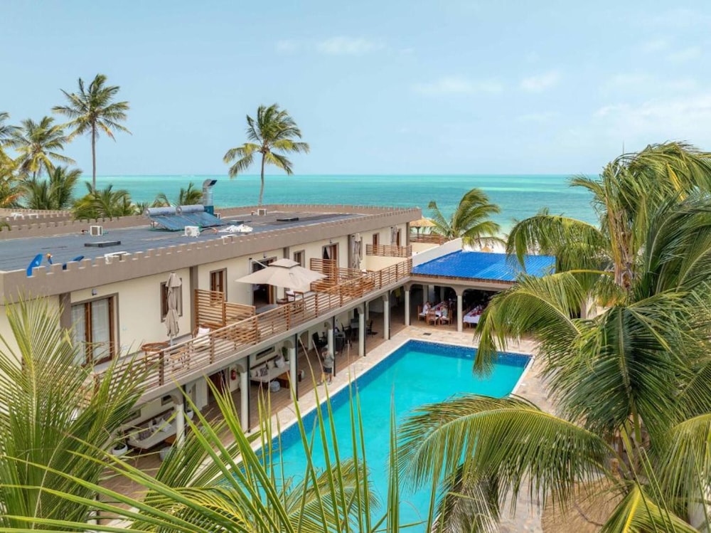 Blackstone Beach Resort in Uroa