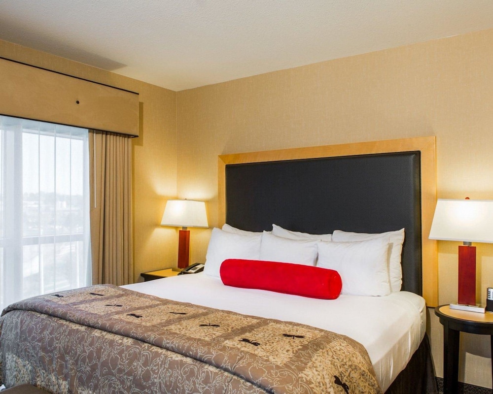 Cambria Hotel Madison East 8/41