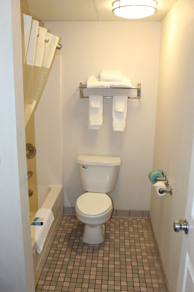 Lamplighter Inn Suites South 49/51