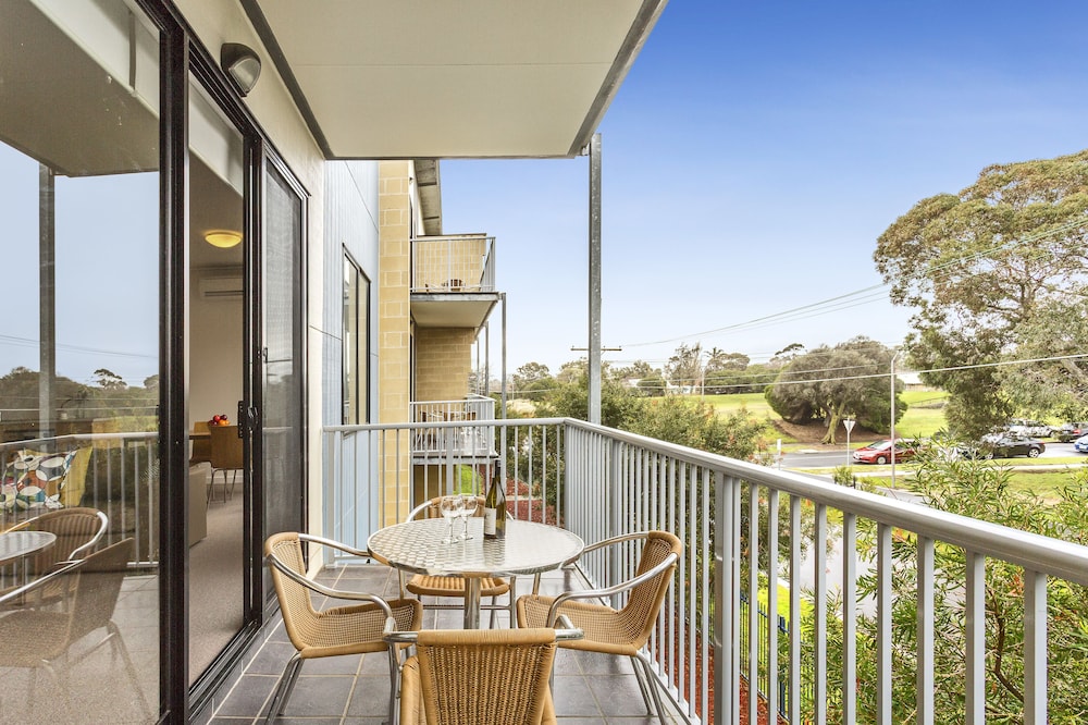 Quest Frankston 17/30