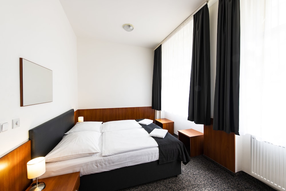 STANDARD, DOUBLE BED