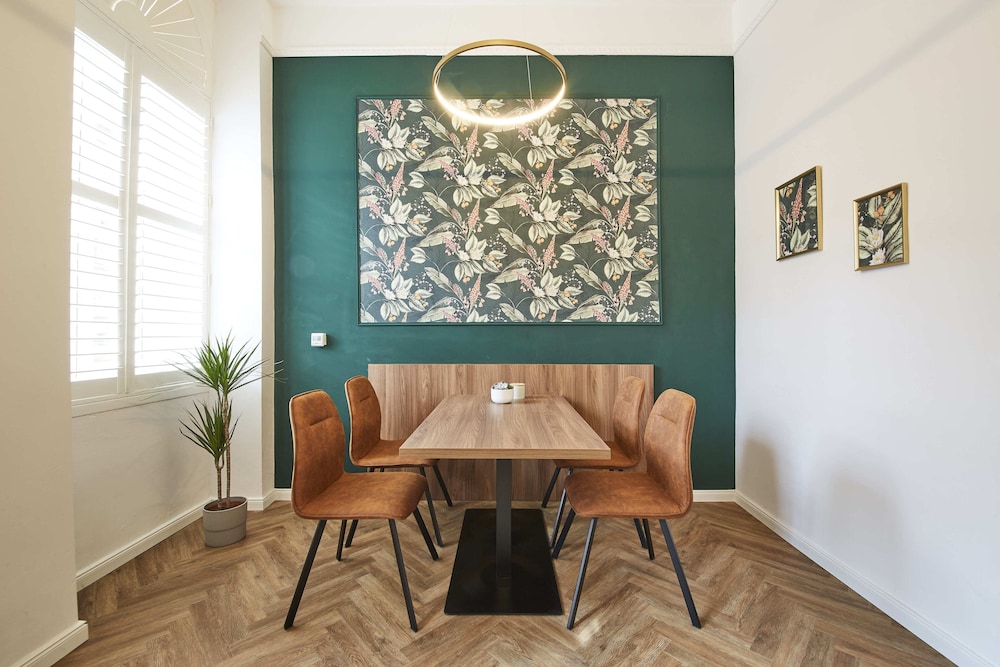 Nove Boutique Apartments 34/50
