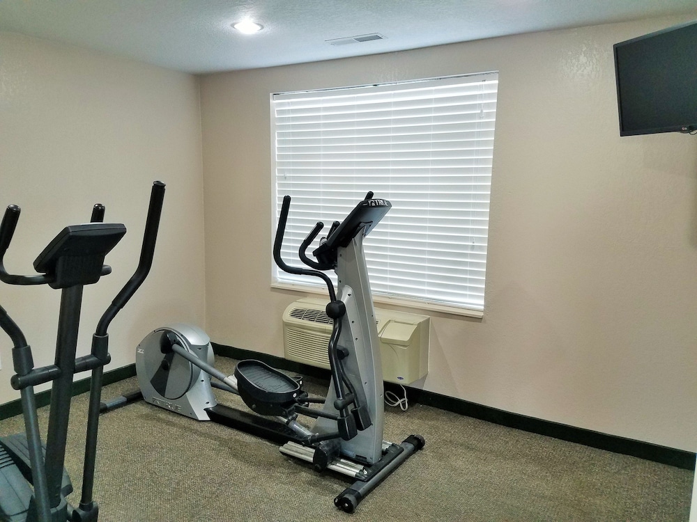 Oak Hill Inn and Suites 43/62