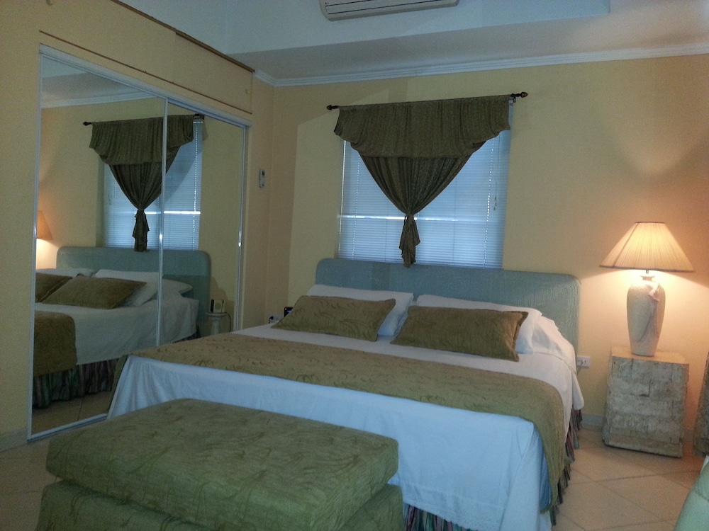 Le Chateau Ocean Villas 7/48