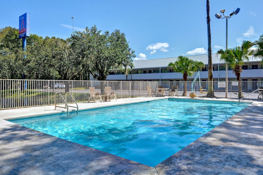 Studio 6 Extended Stay - Jacksonville, FL - Baymeadows 30/36