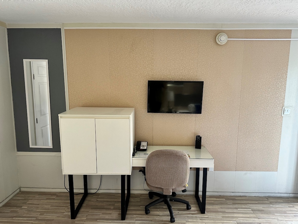 Travelodge by Wyndham Orlando / Heart of International Drive 26/38