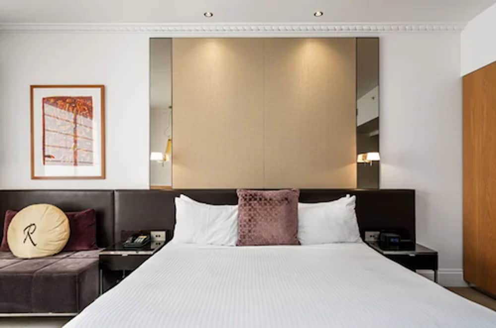 Royce Hotel 13/60