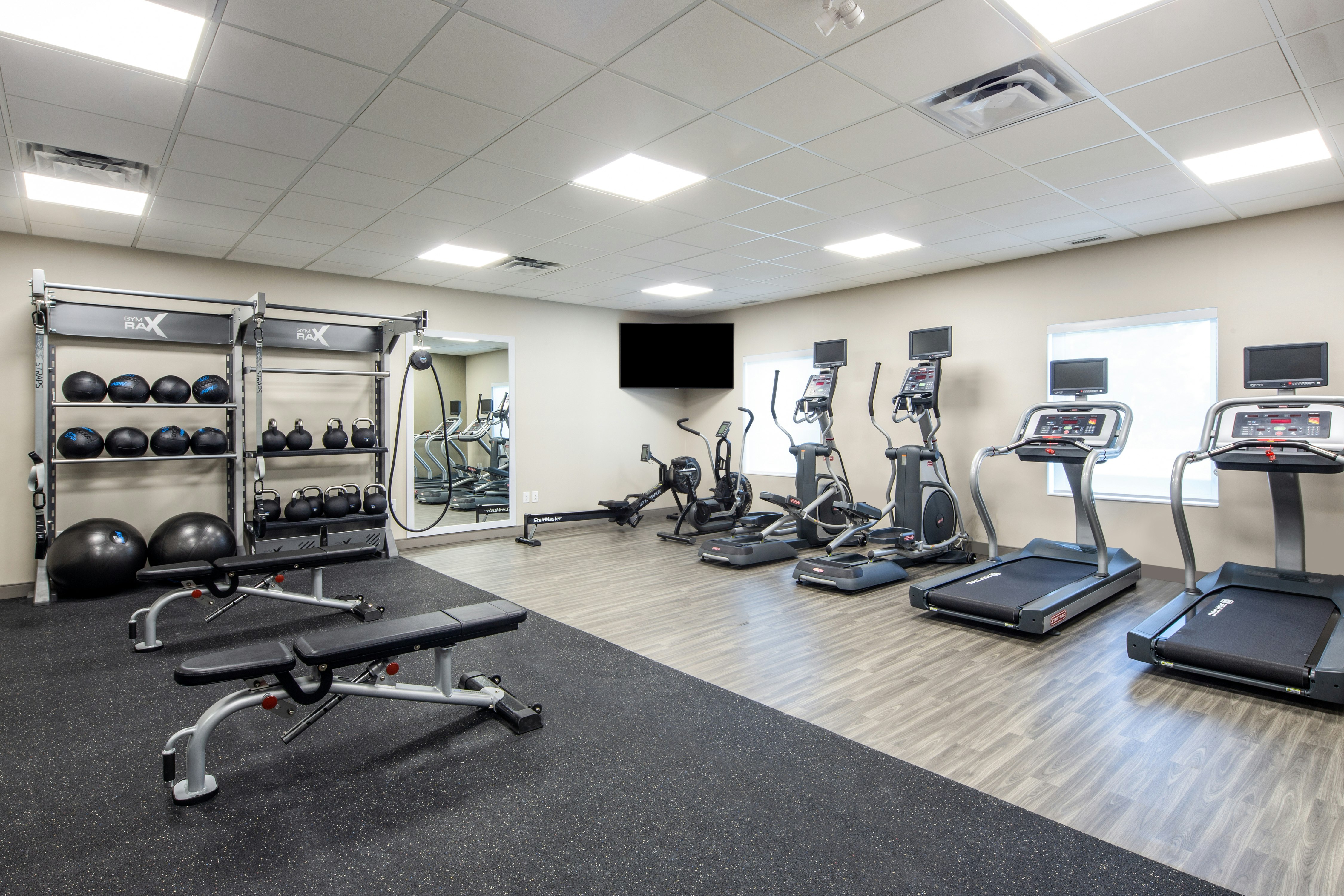 Hampton Inn and Suites Edmonton St. Albert, AB 10/24