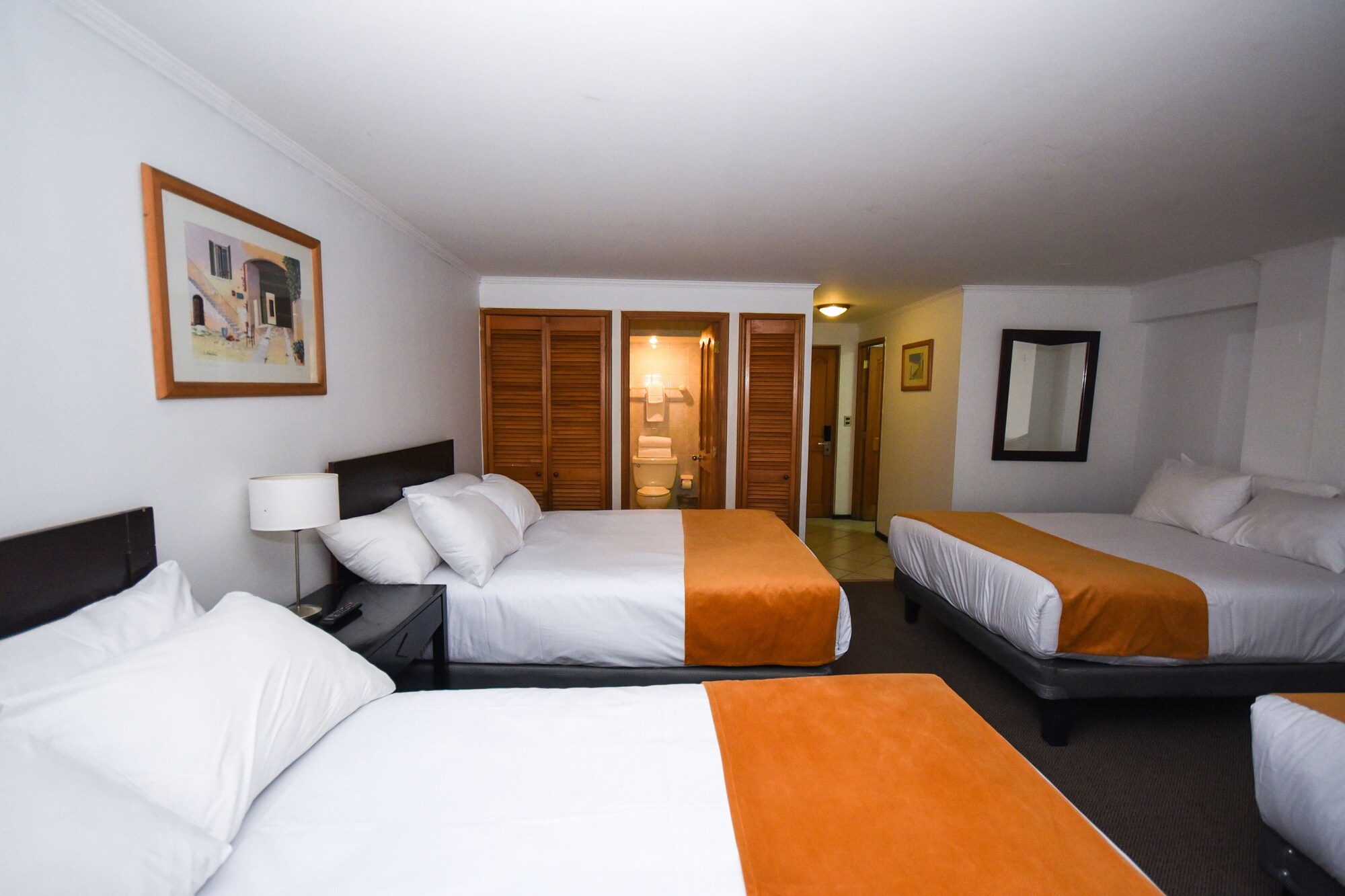 ROOM, QUADRUPLE