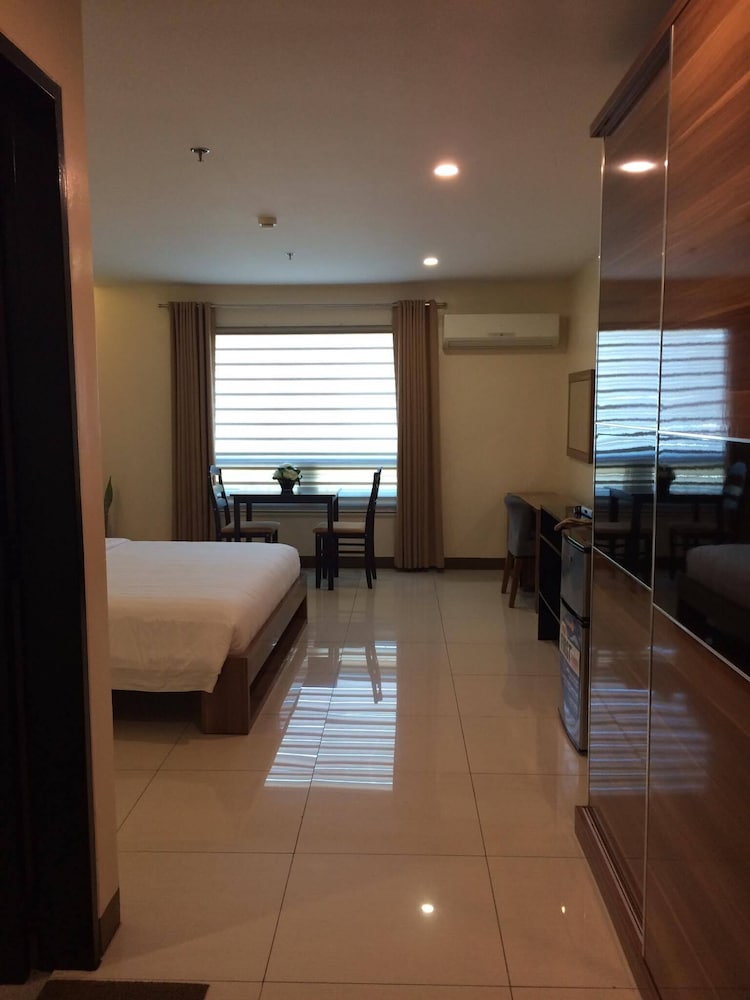 Ybc Grand Hotel 32/34