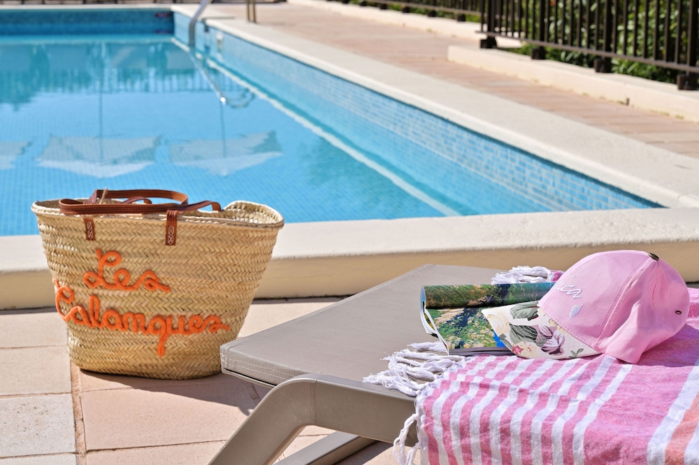 swimming pool spa