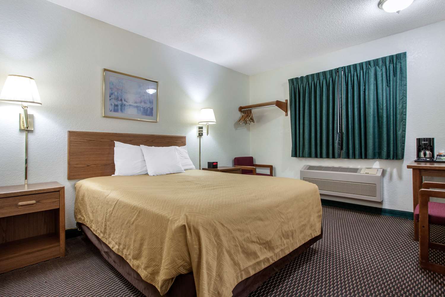 Room, Queen Bed