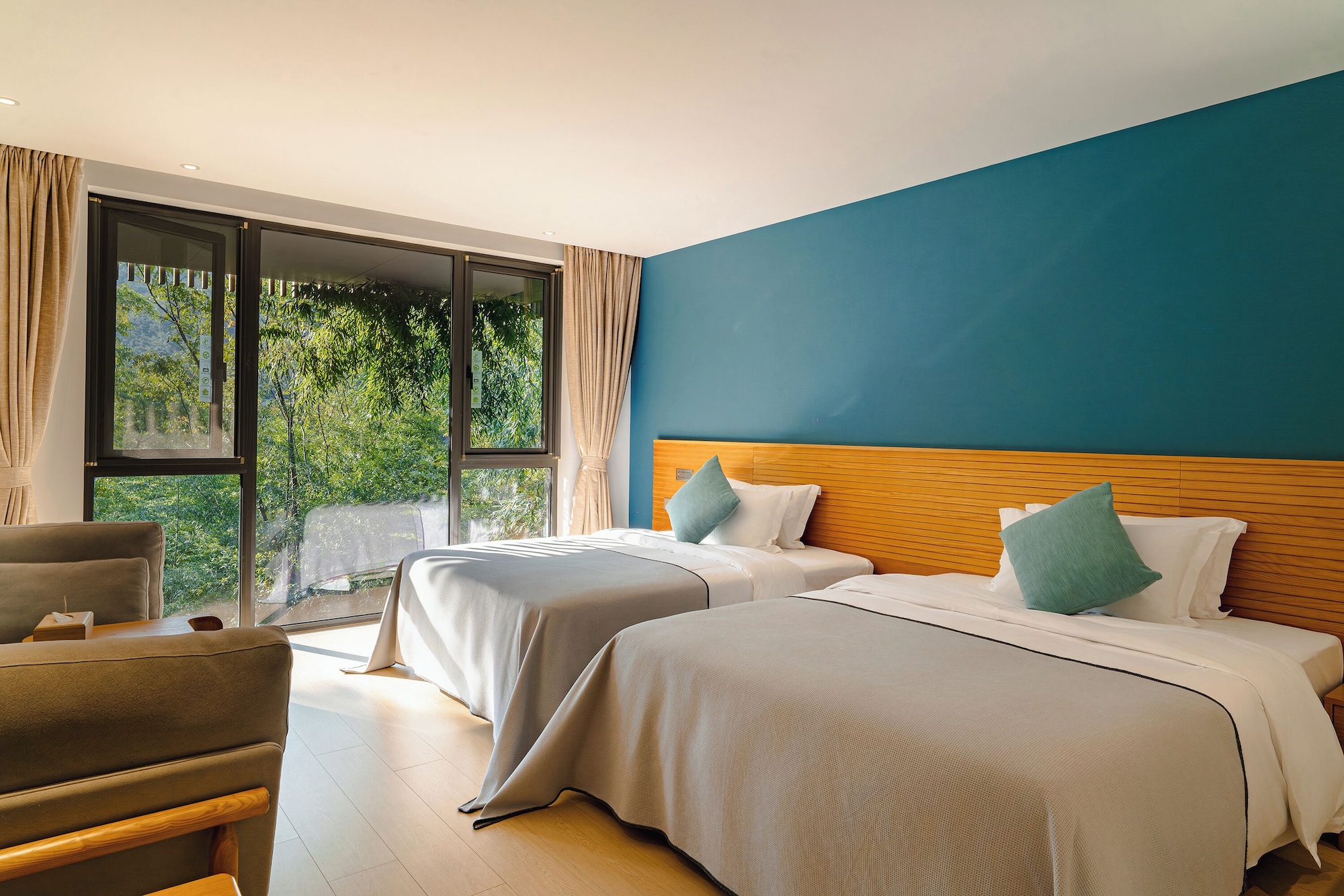 2 BEDROOMS, TREE HOUSE, FAMILY