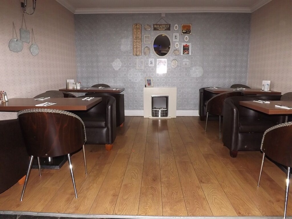 Lomond Park Hotel 32/36