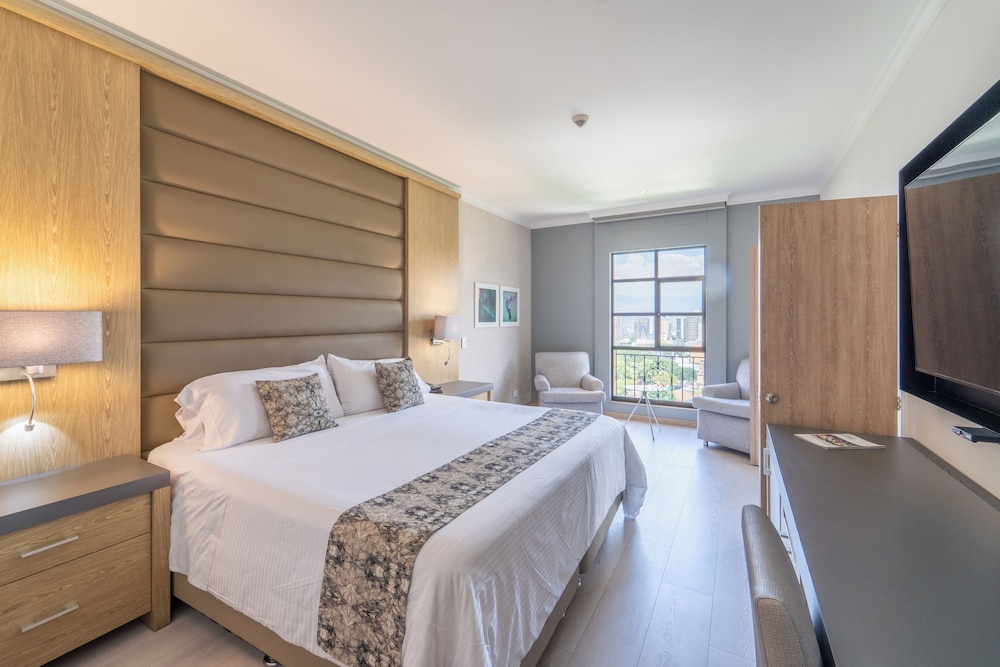 LUXURY, SUITE, KING BED, SOFA
