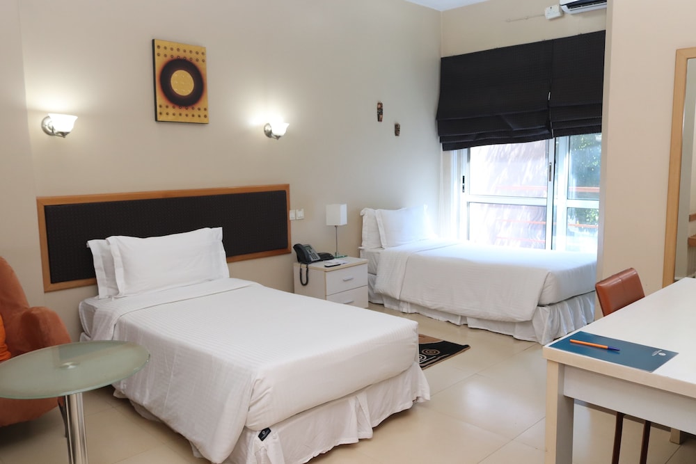 METROPOLE HOTEL 42/51