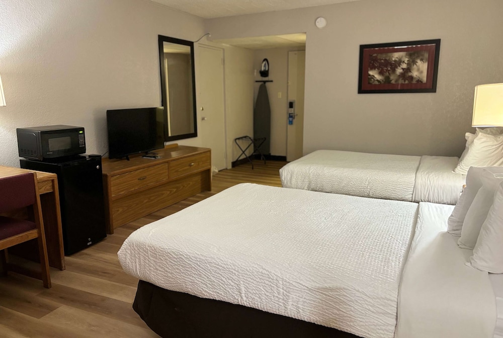 Days Inn by Wyndham Williamsport 18/35
