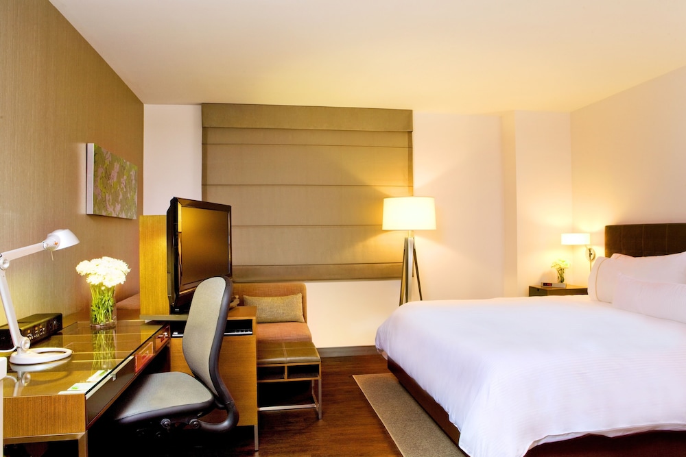 غرفة ديلوكس بسرير كينج بإطلالة على المدينة، Element New York Times Square West Hotel 7/10