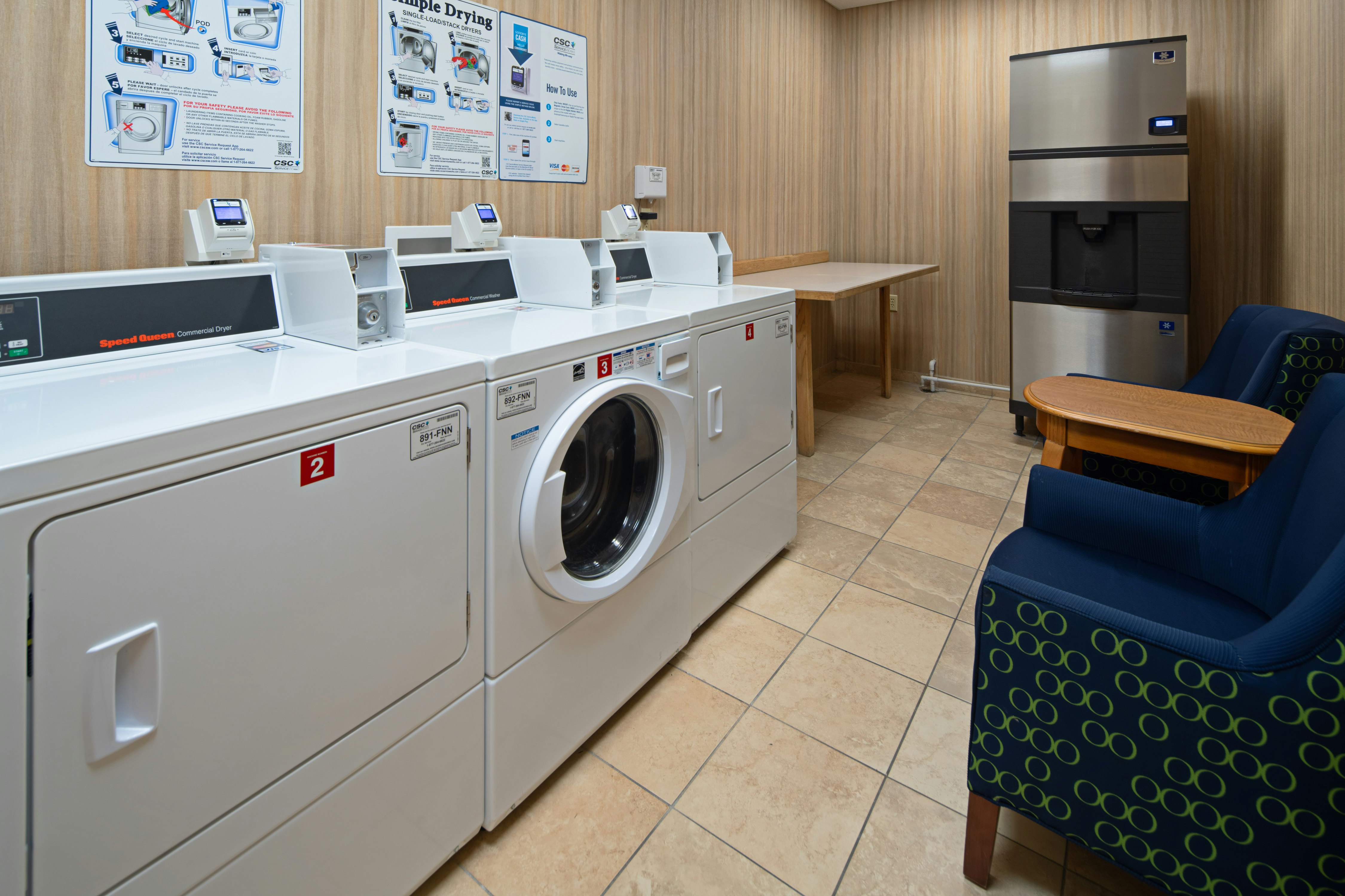 Hampton Inn Suites Bremerton 33/57