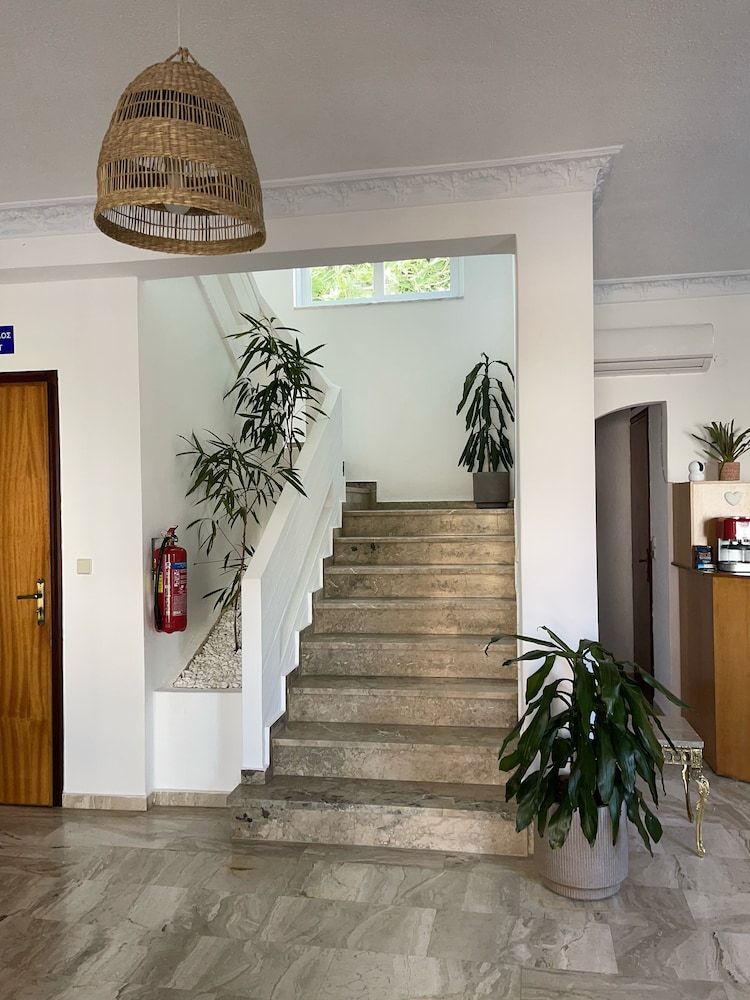 Thelesi Apartments 9/50
