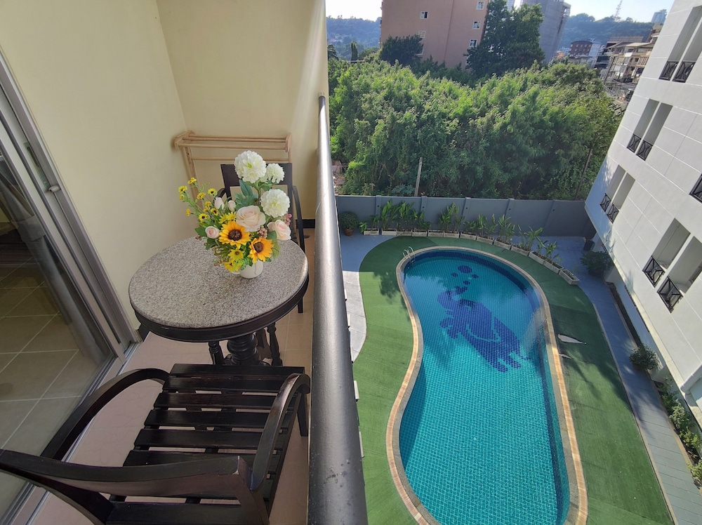 The Chanthong Residence and Hotel Pattaya 20/24