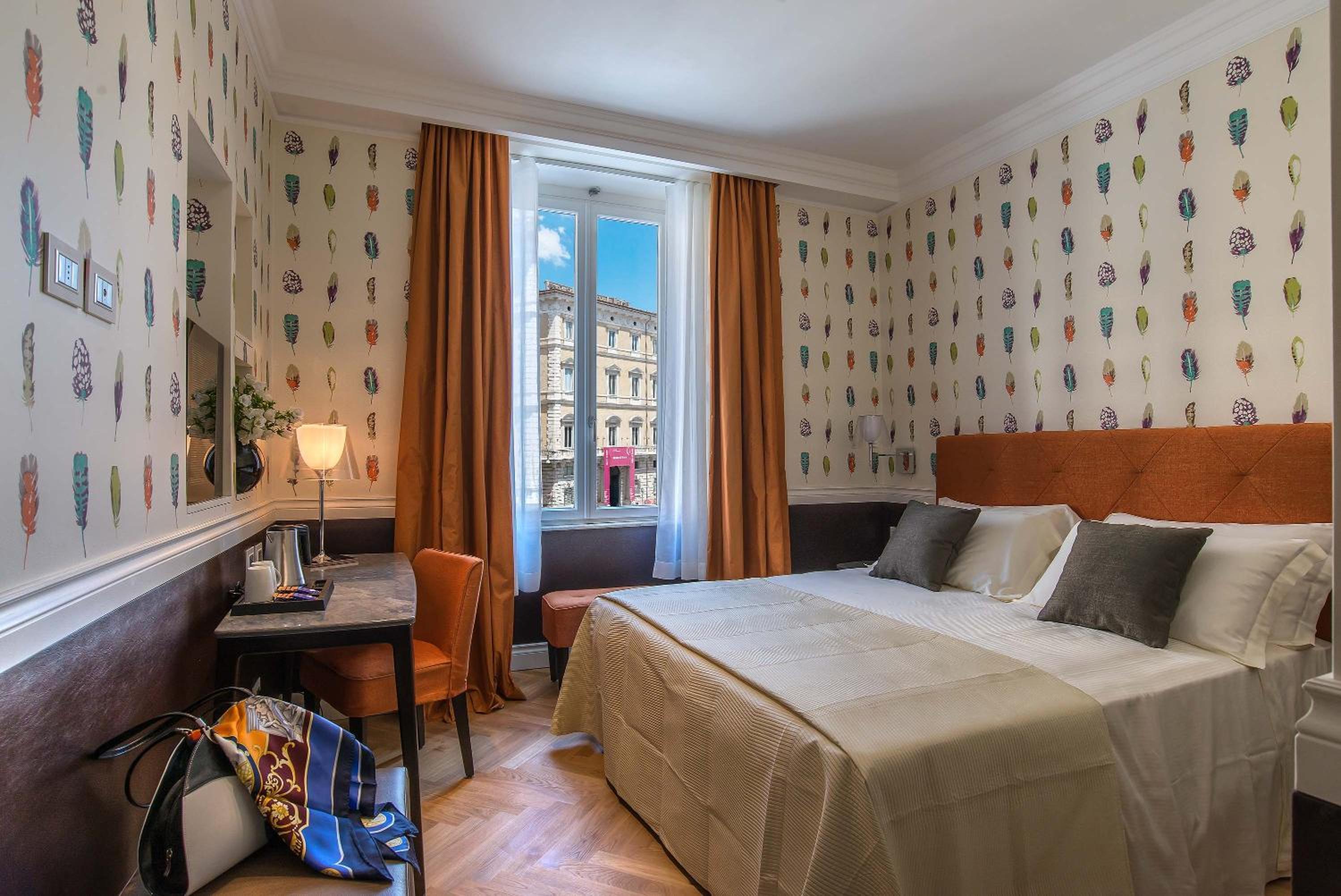 ROOM, SINGLE, DOUBLE BED