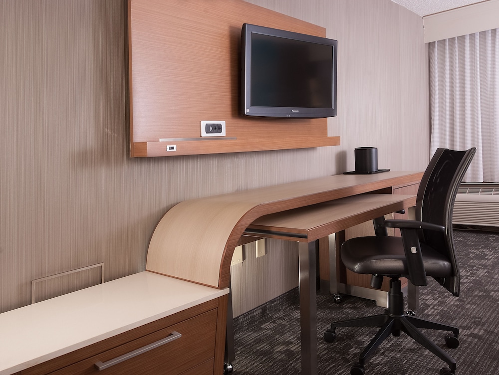 Courtyard by Marriott Greenville-Spartanburg Airport 40/42