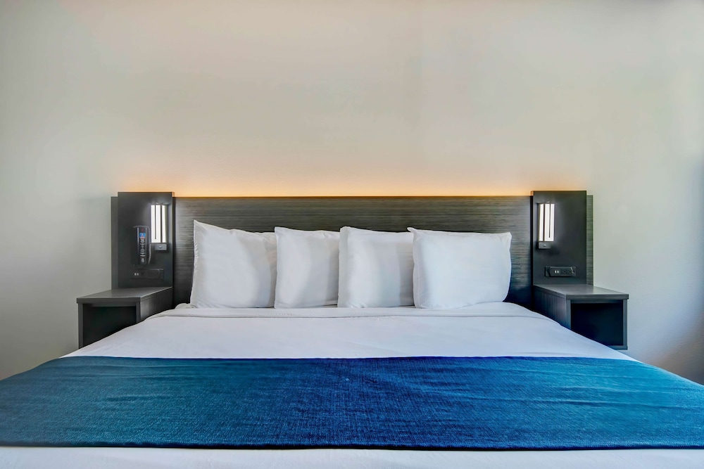 Studio 6 Extended Stay - Ocean Springs, MS 33/53