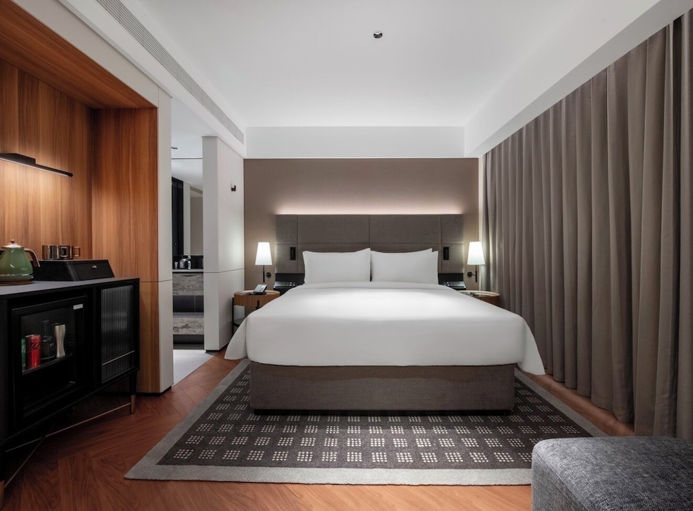 IntercityHotel Shanghai Xizang South Road 6/16