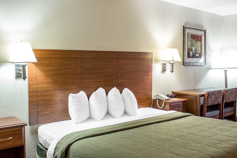 Quality Inn Selma NC 10/25