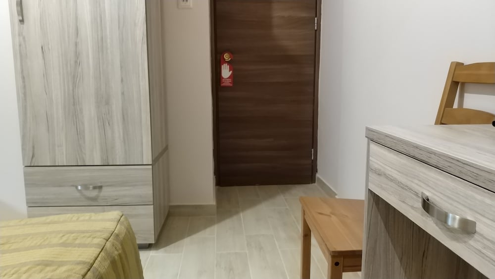 Ambrosia Suites 23/60