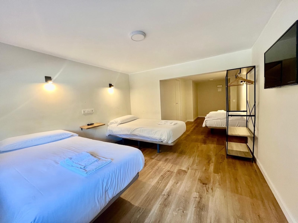 Mindanao Hostal 12/30